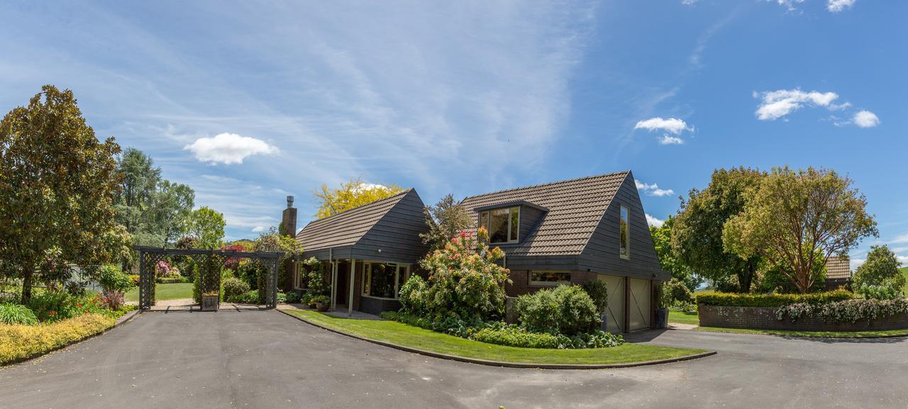 Omaka Lodge Taumarunui Exterior photo